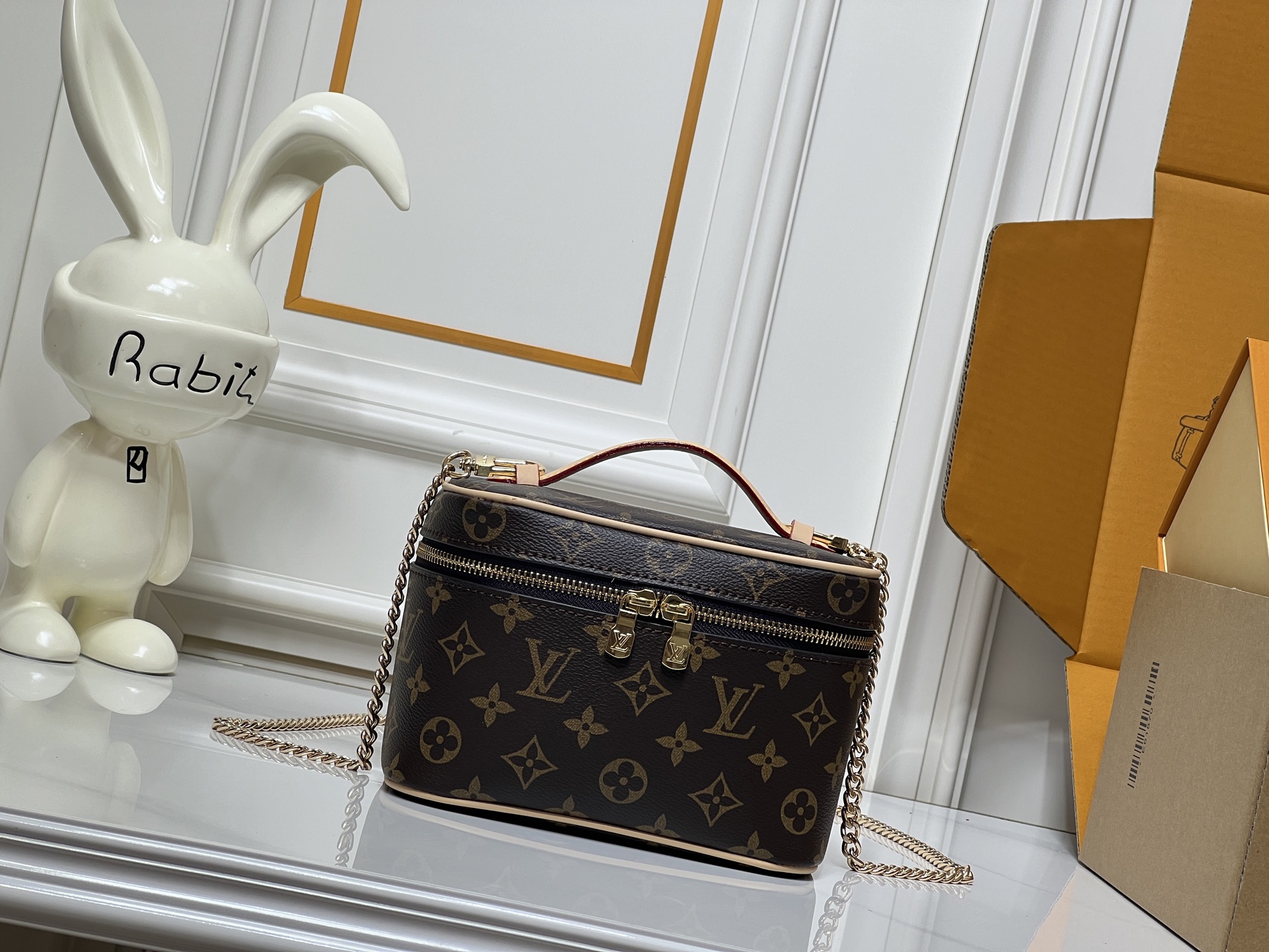 Louis Vuitton LV Classic Handbag Premium Canvas Adjustable Strap Special Occasion High-End Fashion